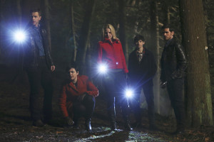  Once Upon a Time Review: Heart of Gold (Season 4 Episode 17) ONCE UPON A TIME - "Heart of Gold" - Emma is still reeling after learning the truth of her parents' history with Maleficent, but she must focus on finding the Author, who is running loose in Storybrooke, before Gold does. When Gold's quest for his happy ending grows more urgent, he blackmails Regina into helping him. In a Fairy Tale Land flashback, Robin Hood learns what it means to be an honorable thief when heaccepts a proposition by Rumpelstiltskin to travel to Oz to steal a valuable magic elixir from the Wicked Witch, on "Once Upon a Time," SUNDAY, APRIL 12 (8:00-9:00 p.m., ET) on the ABC Television Network. (ABC/Jack Rowand)
JOSH DALLAS, GINNIFER GOODWIN, JENNIFER MORRISON, JARED S. GILMORE, COLIN O'DONOGHUE