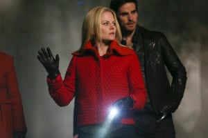  Once Upon a Time Review: Heart of Gold (Season 4 Episode 17) ONCE UPON A TIME - "Heart of Gold" - Emma is still reeling after learning the truth of her parents' history with Maleficent, but she must focus on finding the Author, who is running loose in Storybrooke, before Gold does. When Gold's quest for his happy ending grows more urgent, he blackmails Regina into helping him. In a Fairy Tale Land flashback, Robin Hood learns what it means to be an honorable thief when heaccepts a proposition by Rumpelstiltskin to travel to Oz to steal a valuable magic elixir from the Wicked Witch, on "Once Upon a Time," SUNDAY, APRIL 12 (8:00-9:00 p.m., ET) on the ABC Television Network. (ABC/Jack Rowand)
JENNIFER MORRISON, COLIN O'DONOGHUE