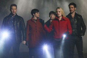  Once Upon a Time Review: Heart of Gold (Season 4 Episode 17) ONCE UPON A TIME - "Heart of Gold" - Emma is still reeling after learning the truth of her parents' history with Maleficent, but she must focus on finding the Author, who is running loose in Storybrooke, before Gold does. When Gold's quest for his happy ending grows more urgent, he blackmails Regina into helping him. In a Fairy Tale Land flashback, Robin Hood learns what it means to be an honorable thief when heaccepts a proposition by Rumpelstiltskin to travel to Oz to steal a valuable magic elixir from the Wicked Witch, on "Once Upon a Time," SUNDAY, APRIL 12 (8:00-9:00 p.m., ET) on the ABC Television Network. (ABC/Jack Rowand)
JOSH DALLAS, GINNIFER GOODWIN, JARED S. GILMORE, JENNIFER MORRISON, COLIN O'DONOGHUE