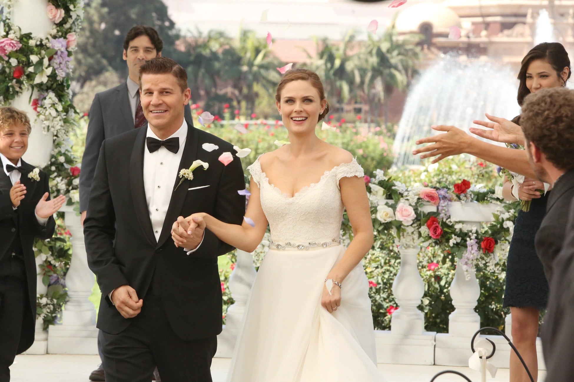Bones Season 9 Episode 8: The Woman in White" Booth and Brennan Wedding