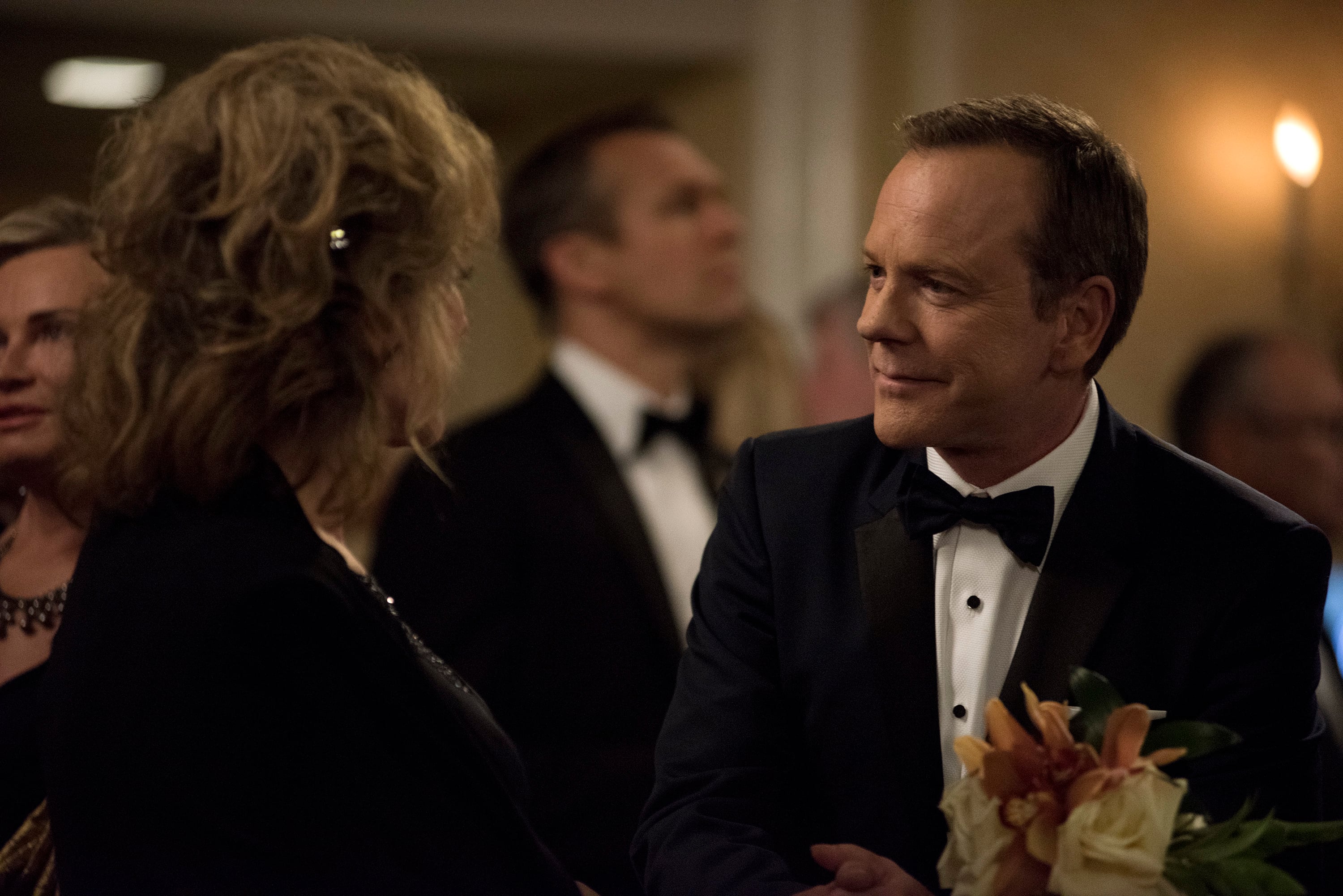 BONNIE BEDELIA, KIEFER SUTHERLAND | Tell-Tale TV