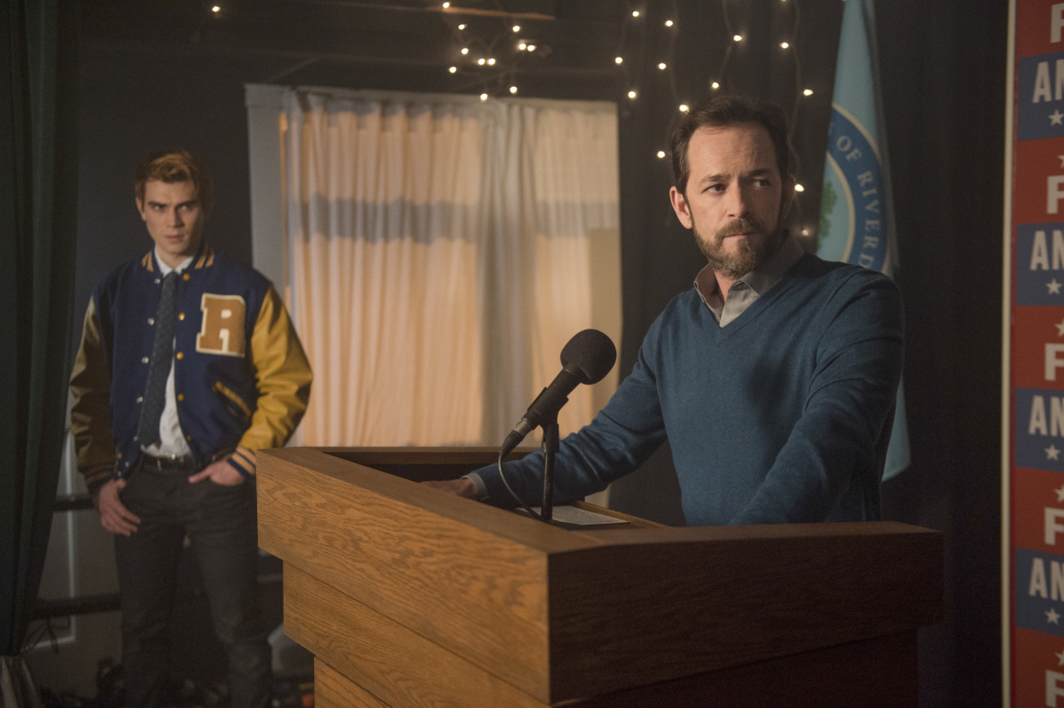 Riverdale Season 2 Episode 20 - Shadow of a Doubt | Tell-Tale TV Riverdale Season 2 Episode 20 - Shadow of a Doubt