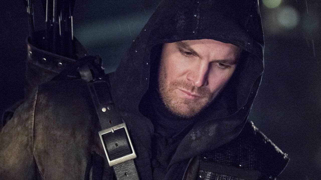 Arrow - Stephen Amell as the Green Arrow