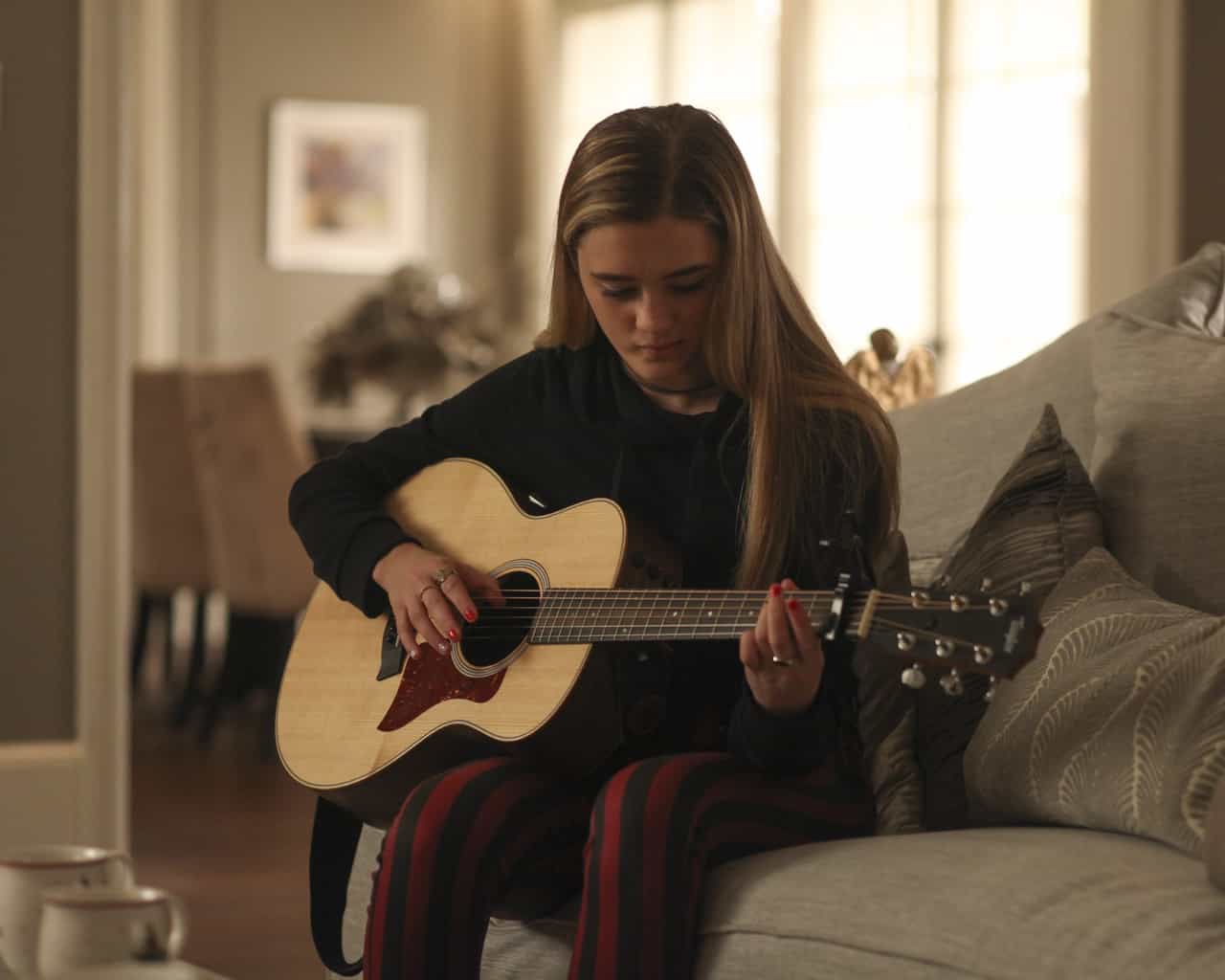 A Million Little Things Season 1 Episode 10 "Christmas Wishlist" | Tell-Tale TV A Million Little Things Season 1 Episode 10 "Christmas Wishlist"
