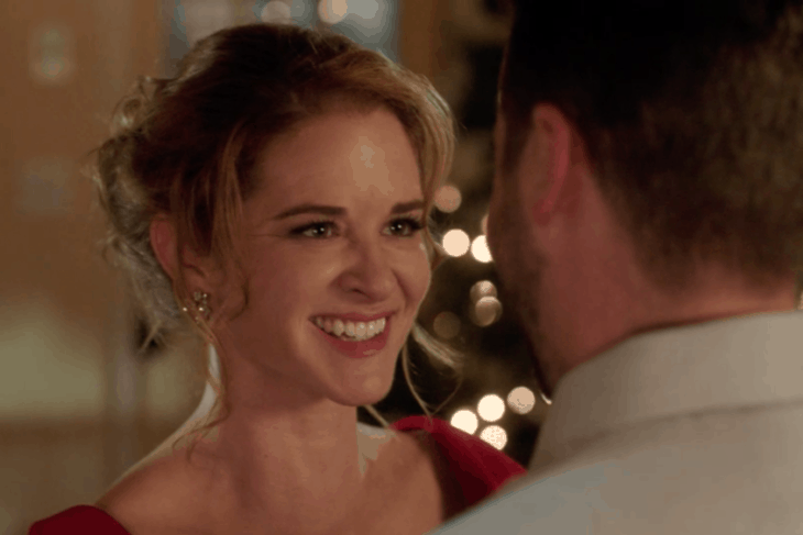 Christmas Pen Pals Review: Sarah Drew Brings a Spark to Her Lifetime