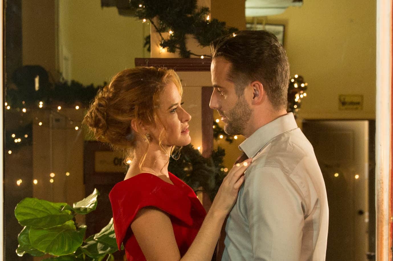 Preview — Christmas Pen Pals Sarah Drew Returns to TV for the Holidays