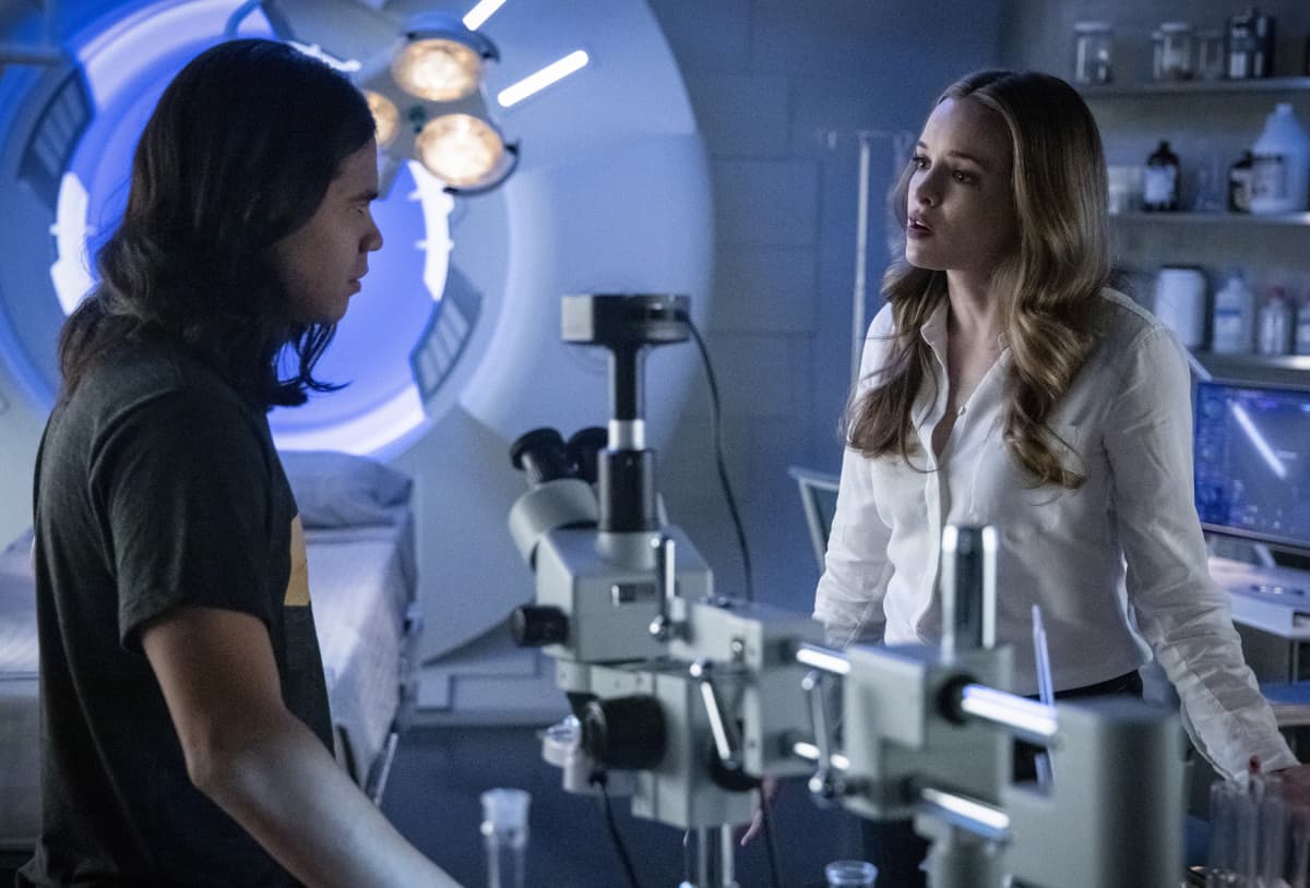 The Flash Season 5 Episode 10 - Carlos Valdes as Cisco Ramon and Danielle Panabaker as Caitlin Snow | Tell-Tale TV The Flash Season 5 Episode 10 - Carlos Valdes as Cisco Ramon and Danielle Panabaker as Caitlin Snow