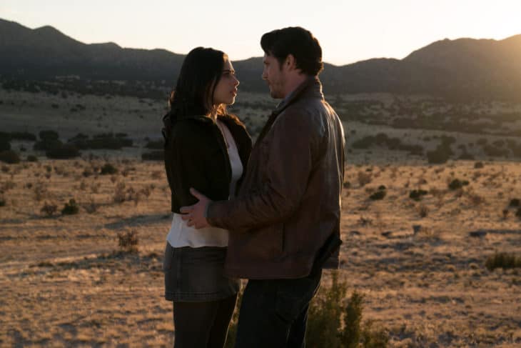 Roswell, New Mexico Season 1 Episode 1 - Jeanine Mason as Liz Ortecho and Nathan Dean Parsons as Max Evans