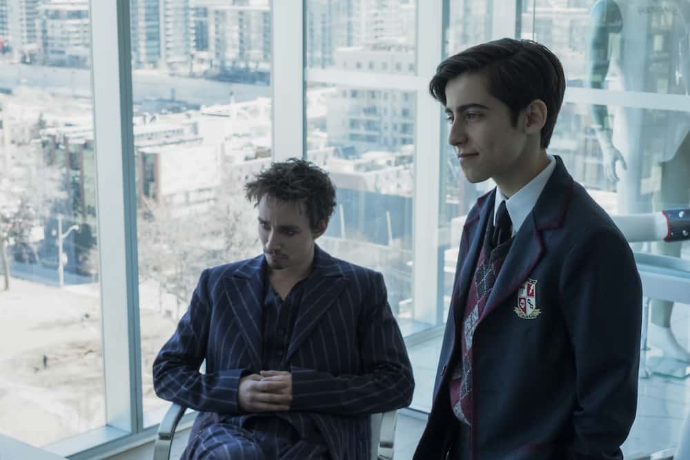 THE UMBRELLA ACADEMY - Netflix | Tell-Tale TV THE UMBRELLA ACADEMY - Netflix