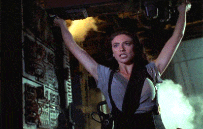 [Imagen: Farscape-Aeryn-Sun-Lifts-Thing-Over-Head.gif]