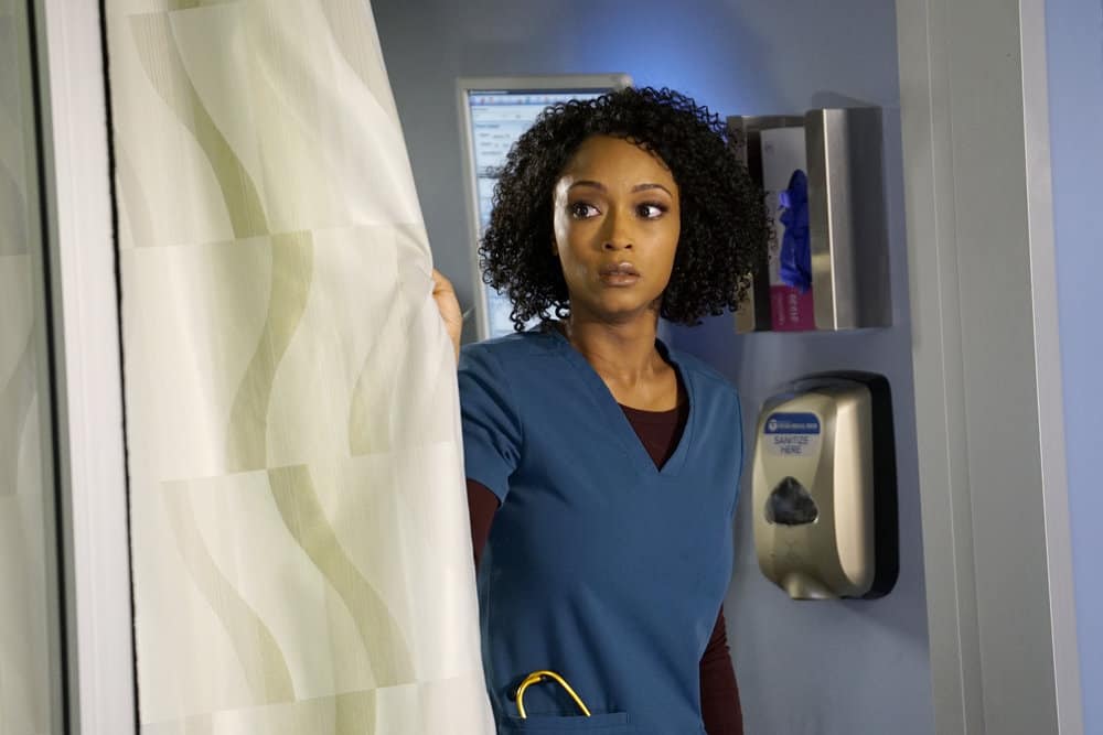 Chicago Med Season 4 Episode 19 Yaya Dacosta As April Tell Tale Tv
