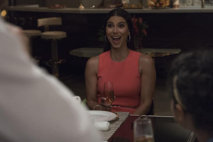 ROSELYN SçNCHEZ Grand Hotel Review: Smokeshow (Season 1 Episode 2) 