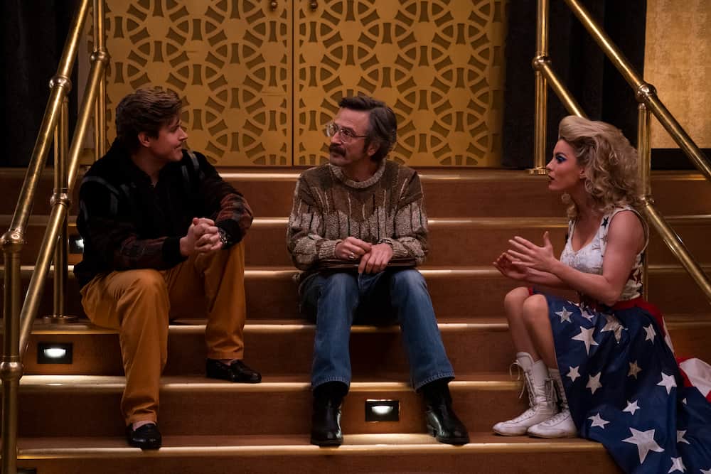 Glow Season 3 Episode 1 | Tell-Tale TV Glow Season 3 Episode 1
