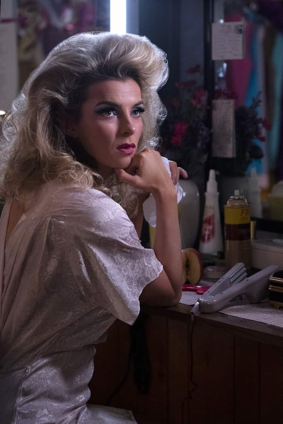 Glow Season 3 Episode 3 | Tell-Tale TV Glow Season 3 Episode 3