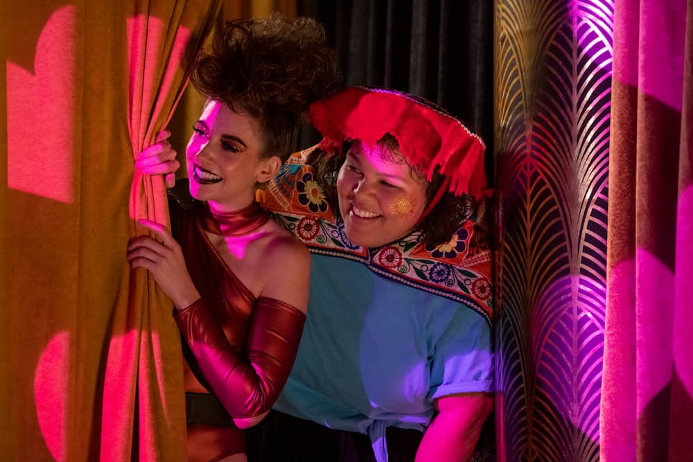 Glow Season 3 Episode 4 | Tell-Tale TV Glow Season 3 Episode 4