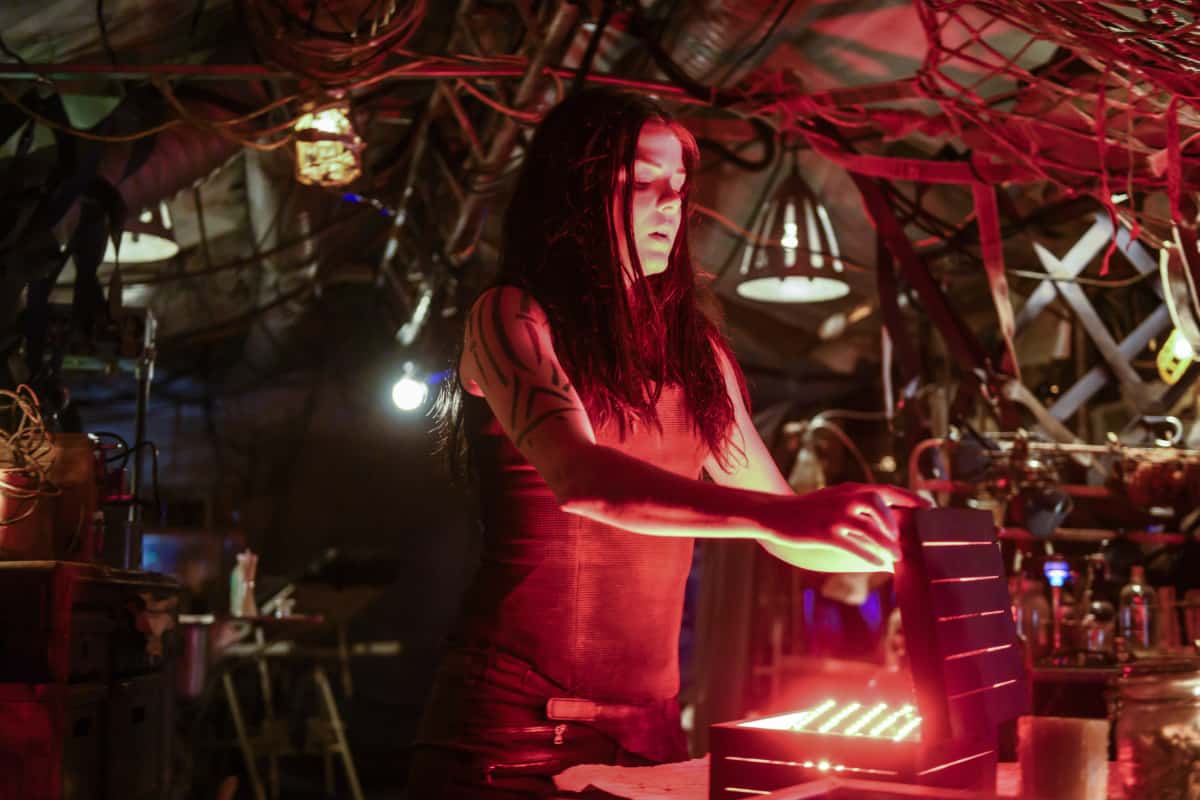 The 100 Season 6 Episode 9 - "What You Take With You" | Tell-Tale TV The 100 Season 6 Episode 9 - "What You Take With You"