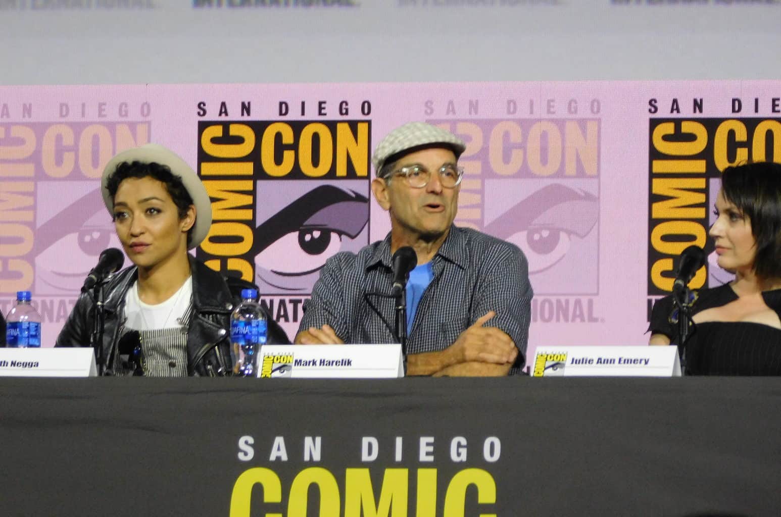 Preacher - San Diego Comic-Con 2019: Ruth Negga (Tulip O'Hare), Julie Ann Emery (Lara Featherstone), Mark Harelik (God)