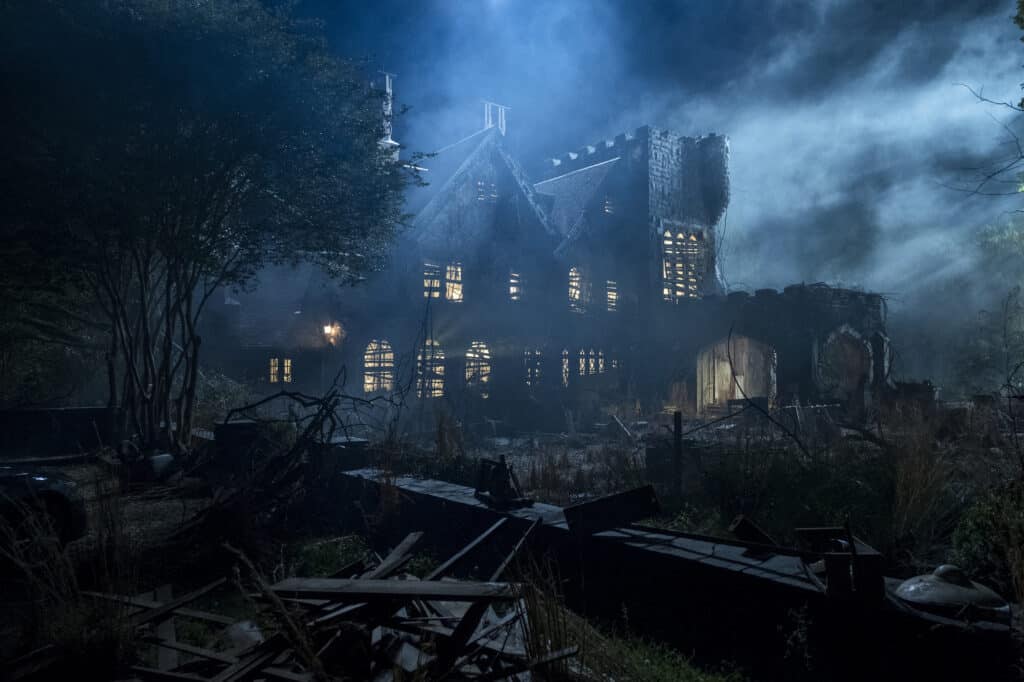 Haunting of Hill House Season 1 Episode 5 (Photo Credit: Steve Dietl/Netflix) | Tell-Tale TV Haunting of Hill House Season 1 Episode 5 (Photo Credit: Steve Dietl/Netflix)
