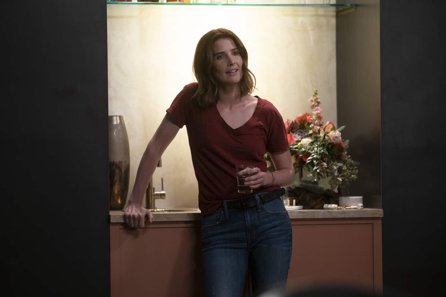 COBIE SMULDERS | Tell-Tale TV COBIE SMULDERS