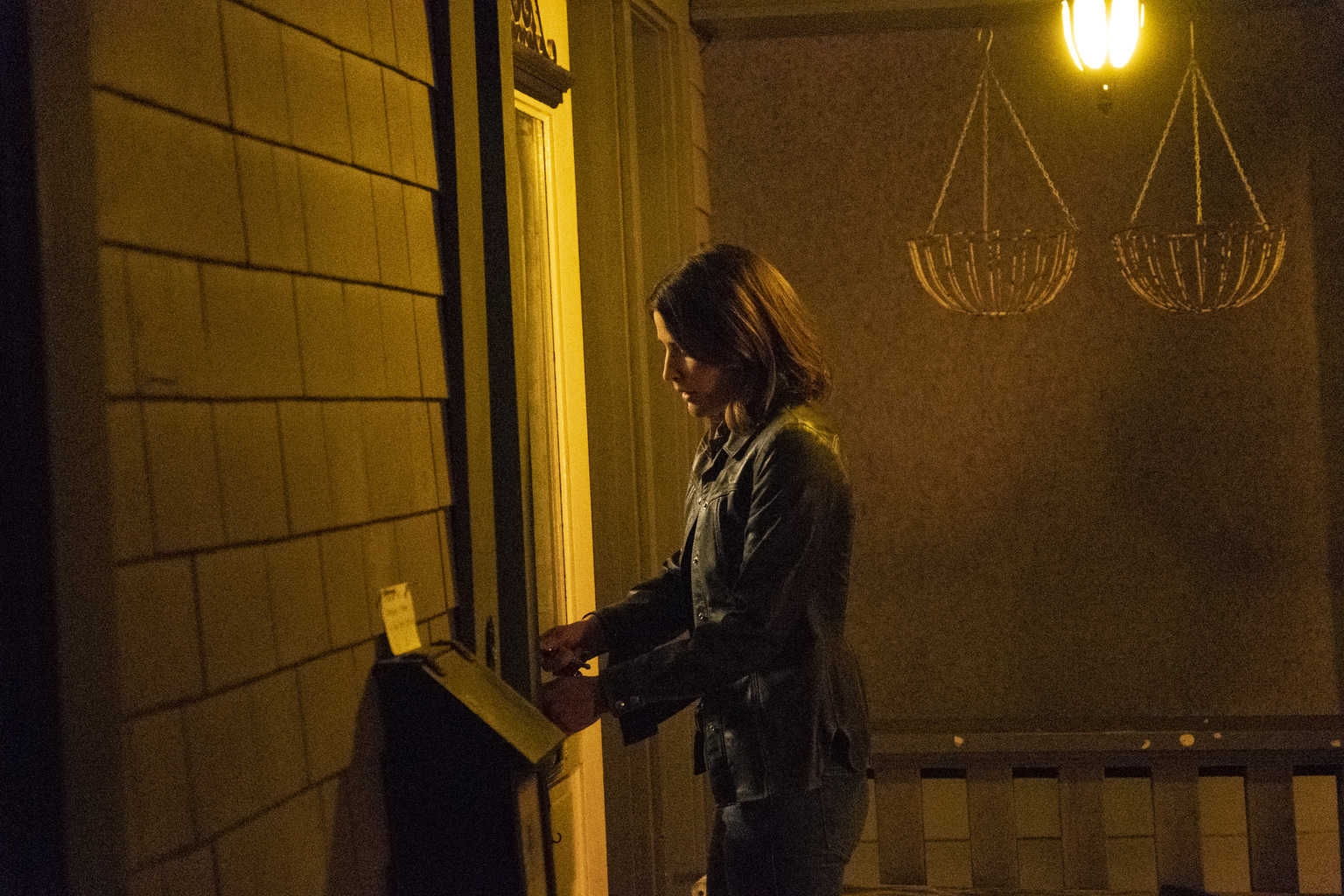 COBIE SMULDERS | Tell-Tale TV COBIE SMULDERS