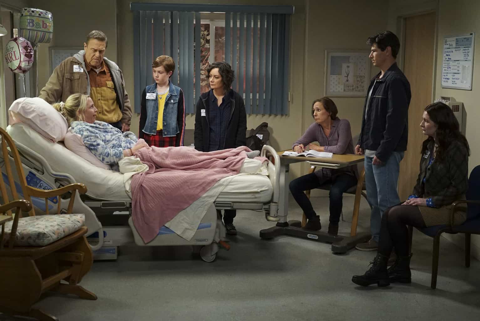 LECY GORANSON, JOHN GOODMAN, AMES MCNAMARA, SARA GILBERT, LAURIE METCALF, MICHAEL FISHMAN, EMMA KENNEY Preview — The Conners Season 2 Episode 2: A Kiss Is Just a Kiss - Part 2