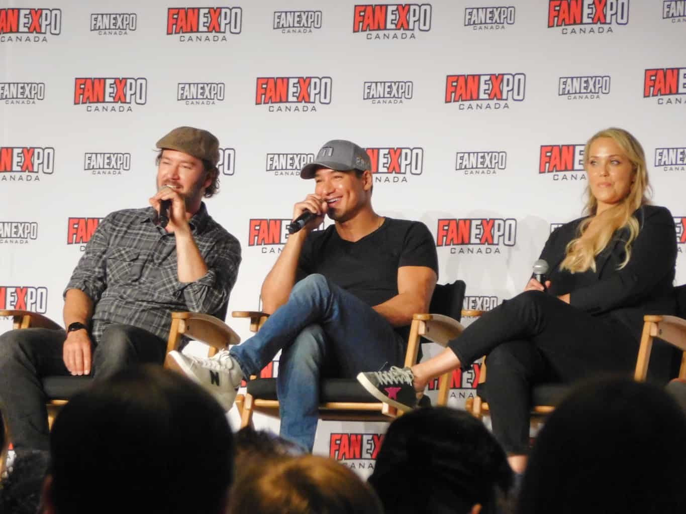 Saved by the Bell - Fan Expo Canada 2019: Mark-Paul Gosselaar (Zack Morris), Mario Lopez (A.C. Slater), and Elizabeth Berkley (Jessie Spano) (Photo Credit: Alicia Gilstorf/Tell-Tale TV)