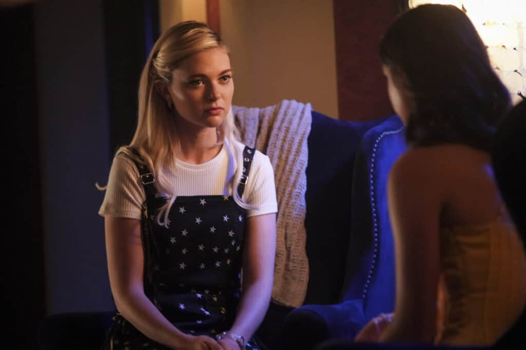 Legacies Season 2 Episode 1 - Jenny Boyd as Lizzie and Kaylee Bryant as Josie | Tell-Tale TV Legacies Season 2 Episode 1 - Jenny Boyd as Lizzie and Kaylee Bryant as Josie