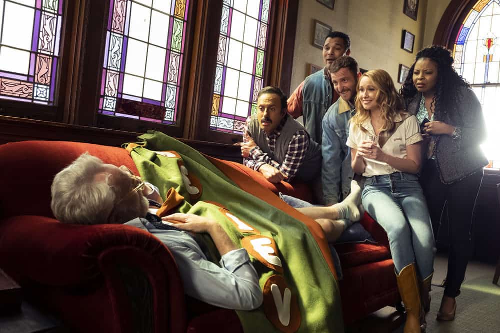 Perfect Harmony Season 1 Episode 1 - "Pilot" | Tell-Tale TV Perfect Harmony Season 1 Episode 1 - "Pilot"