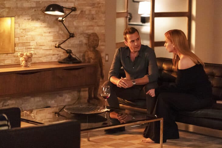 Suits Season 9 Episode 8 - Gabriel Macht as Harvey Specter, Sarah Rafferty as Donna Paulsen