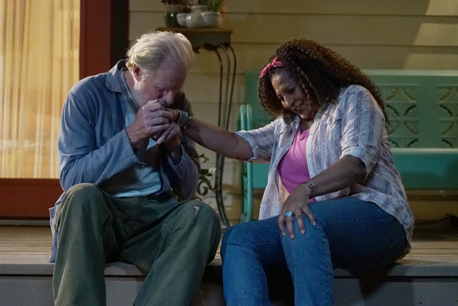 ED BEGLEY JR., PAM GRIER | Tell-Tale TV Bless This Mess Season 2 Episode 2ED BEGLEY JR., PAM GRIER Bless This Mess Review: Phase 2 (Season 2 Episode 2)