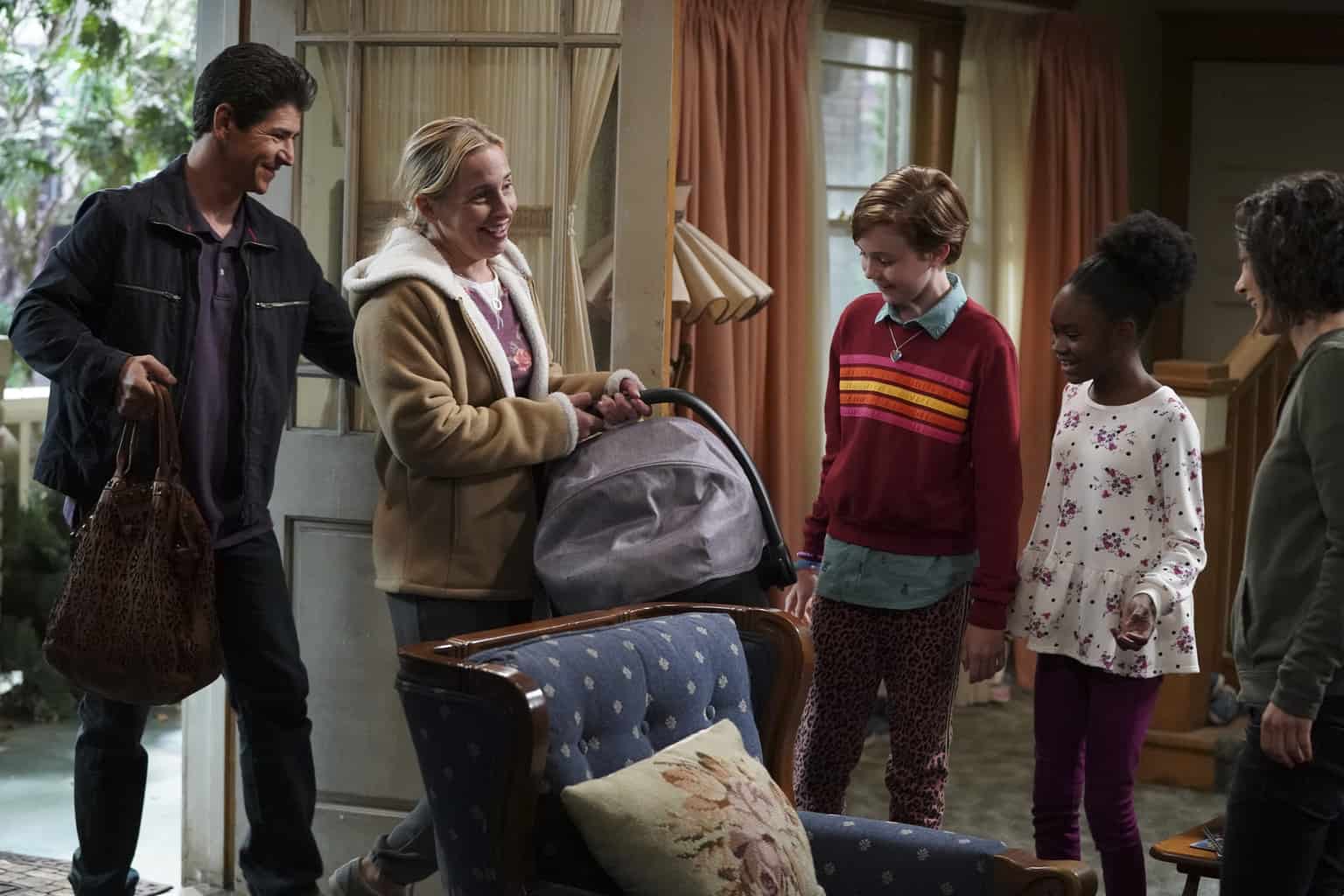 MICHAEL FISHMAN, LECY GORANSON, AMES MCNAMARA, JAYDEN REY Preview — The Conners Season 2 Episode 3: The Preemie Monologues - Part 2