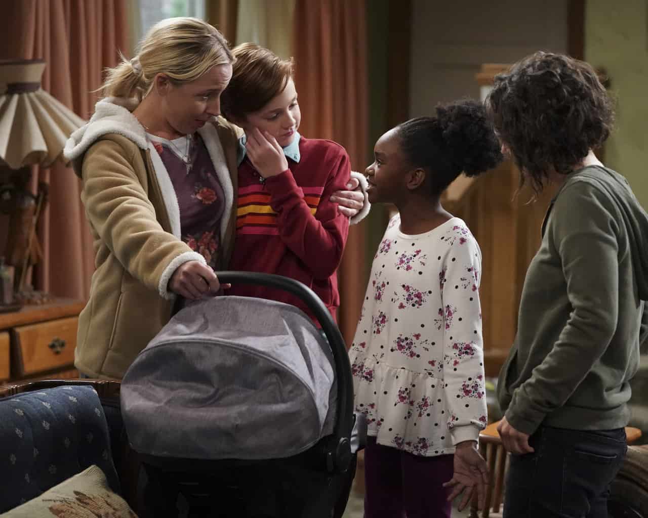 LECY GORANSON, AMES MCNAMARA, JAYDEN REY, SARA GILBERT Preview — The Conners Season 2 Episode 3: The Preemie Monologues - Part 2