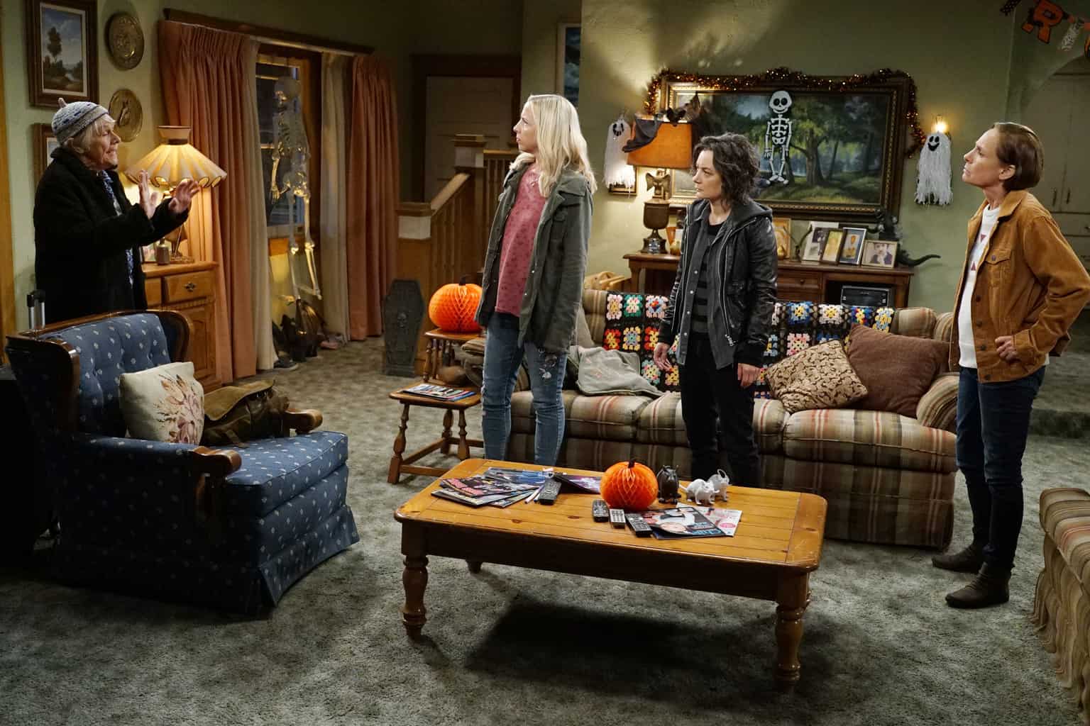 ESTELLE PARSONS, LECY GORANSON, SARA GILBERT, LAURIE METCALF