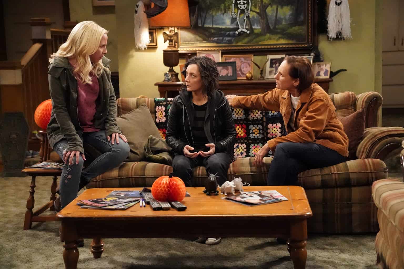 LECY GORANSON, SARA GILBERT, LAURIE METCALF