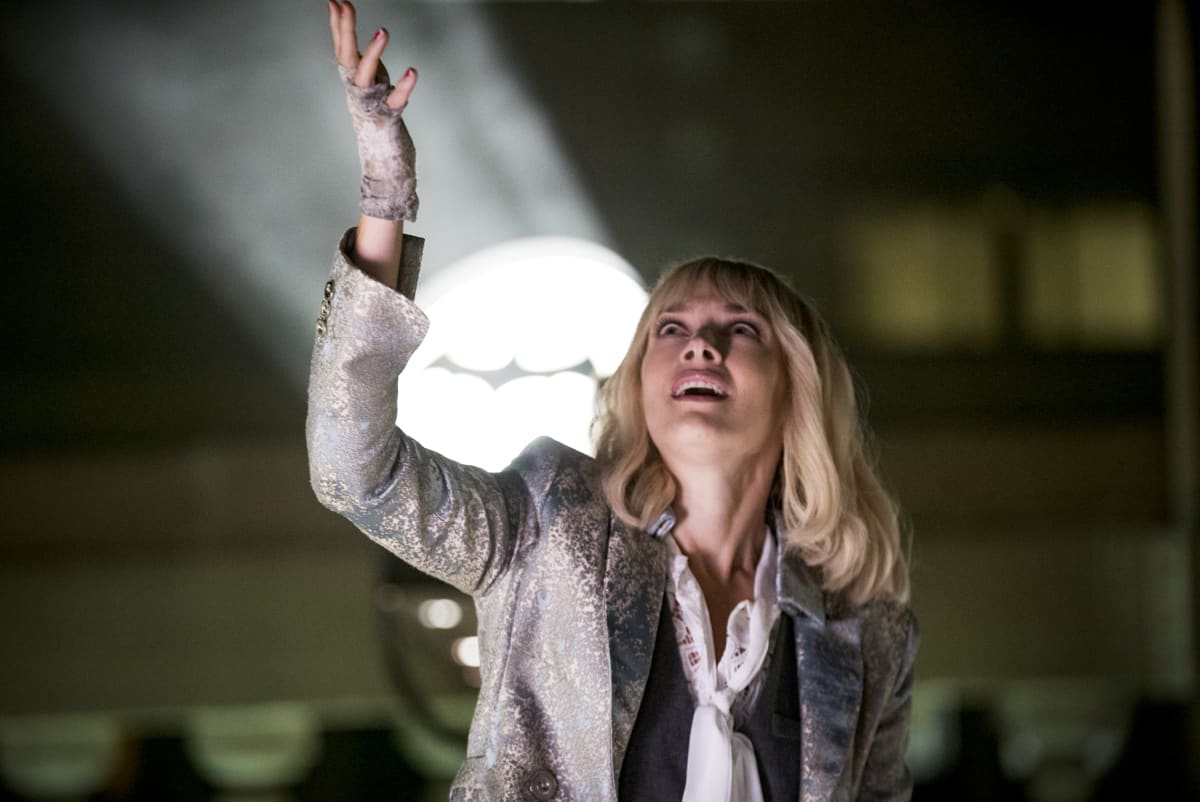 Batwoman Season 1 Episode 4 - Rachel Skarsten as Alice | Tell-Tale TV BWN104_0201b