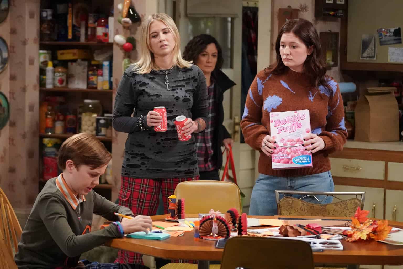 AMES MCNAMARA, ELIZA BENNETT, EMMA KENNEY Preview — The Conners Season 2 Episode 6: Tempest in a Stew Pot - Part 2