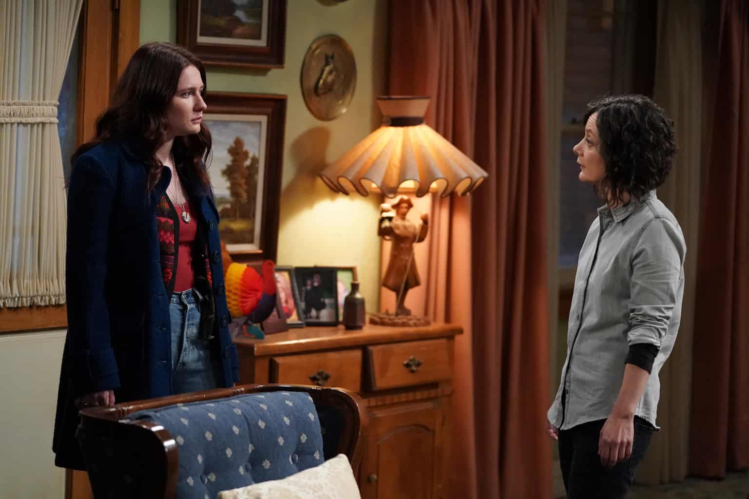EMMA KENNEY, SARA GILBERT Preview — The Conners Season 2 Episode 7: Slappy Holidays - Part 2