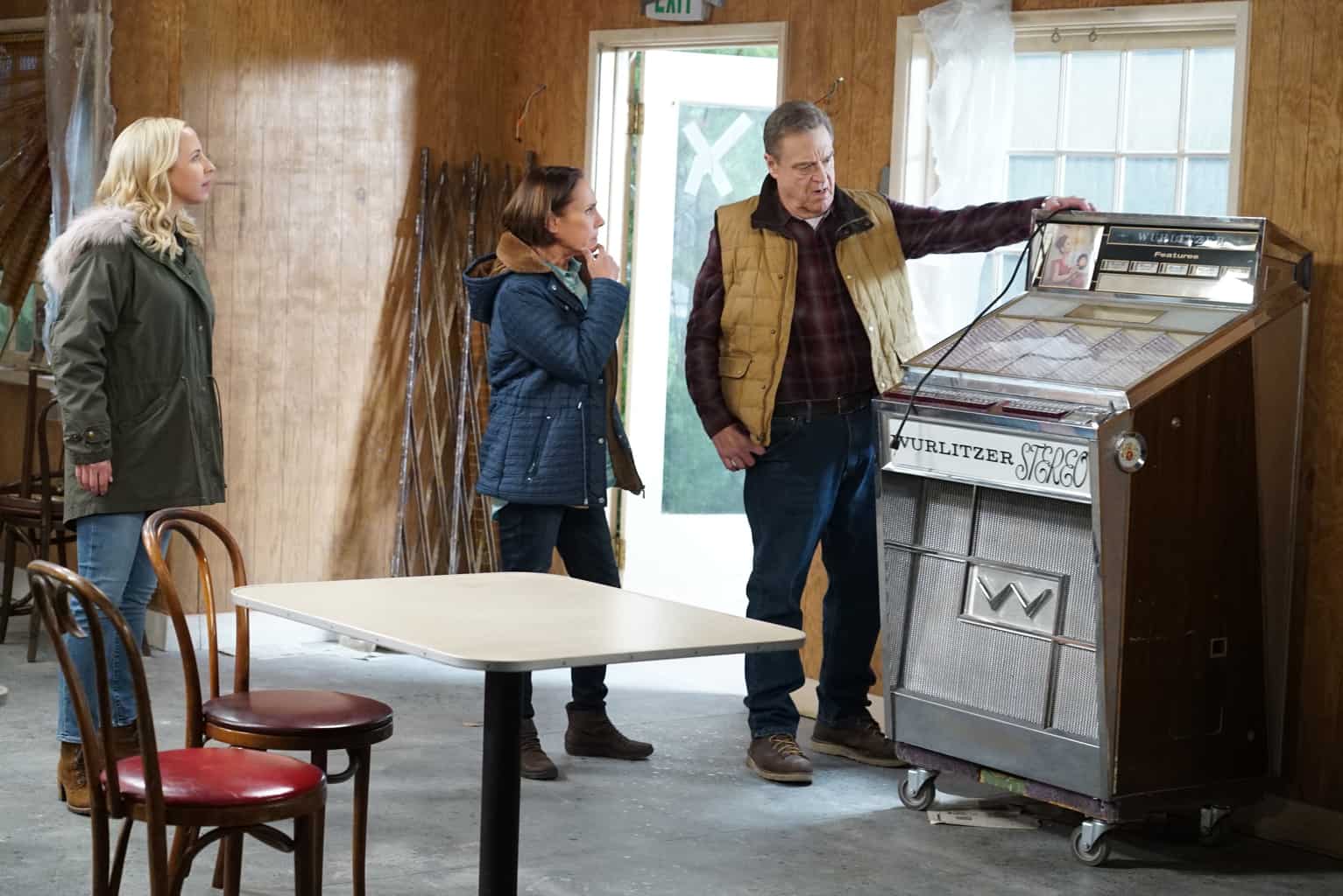 LECY GORANSON, LAURIE METCALF, JOHN GOODMAN