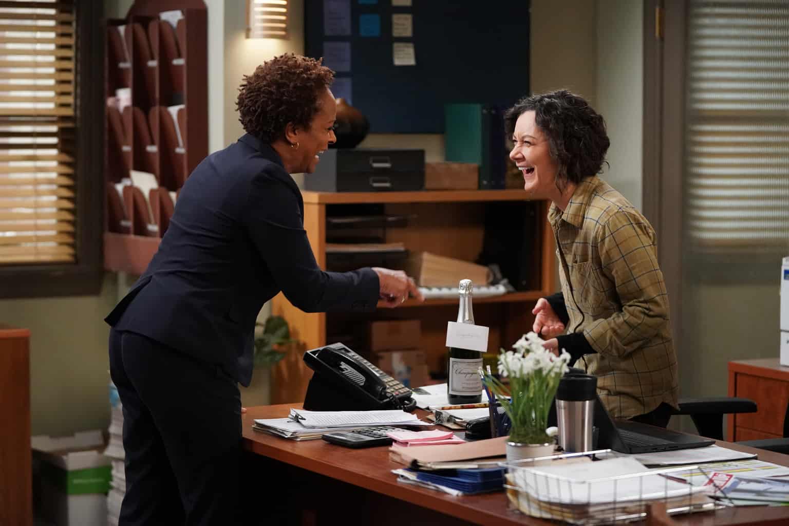 VANESSA BELL CALLOWAY, SARA GILBERT Preview — The Conners Season 2 Episode 9: Smoking Penguins and Santa on Santa Action - Part 2