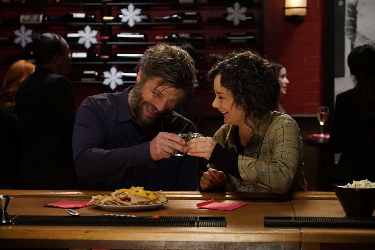 JAY R. FERGUSON, SARA GILBERT Preview — The Conners Season 2 Episode 9: Smoking Penguins and Santa on Santa Action - Part 2