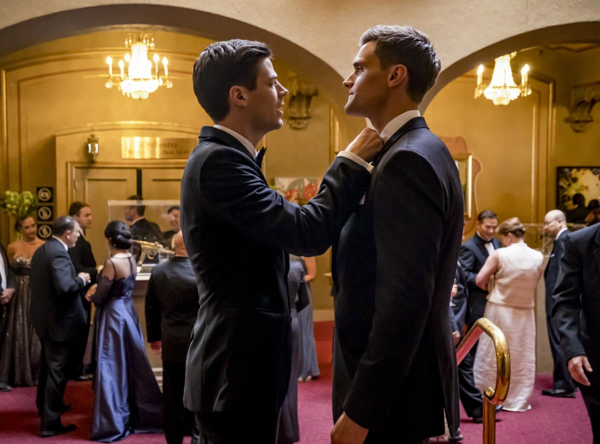 The Flash Season 6 Episode 6 - Hartley Sawyer as Dibny and Grant Gustin as Barry Allen | Tell-Tale TV The Flash Season 6 Episode 6 - Hartley Sawyer as Dibny and Grant Gustin as Barry Allen