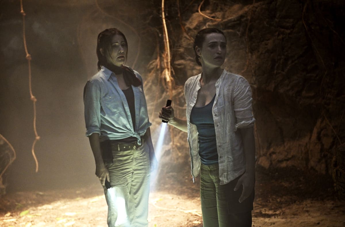 Supergirl Season 5 Episode 6 - Julie Gonzalo as Andrea Rojas and Katie McGrath as Lena Luthor | Tell-Tale TV Supergirl Season 5 Episode 6 - Julie Gonzalo as Andrea Rojas and Katie McGrath as Lena Luthor