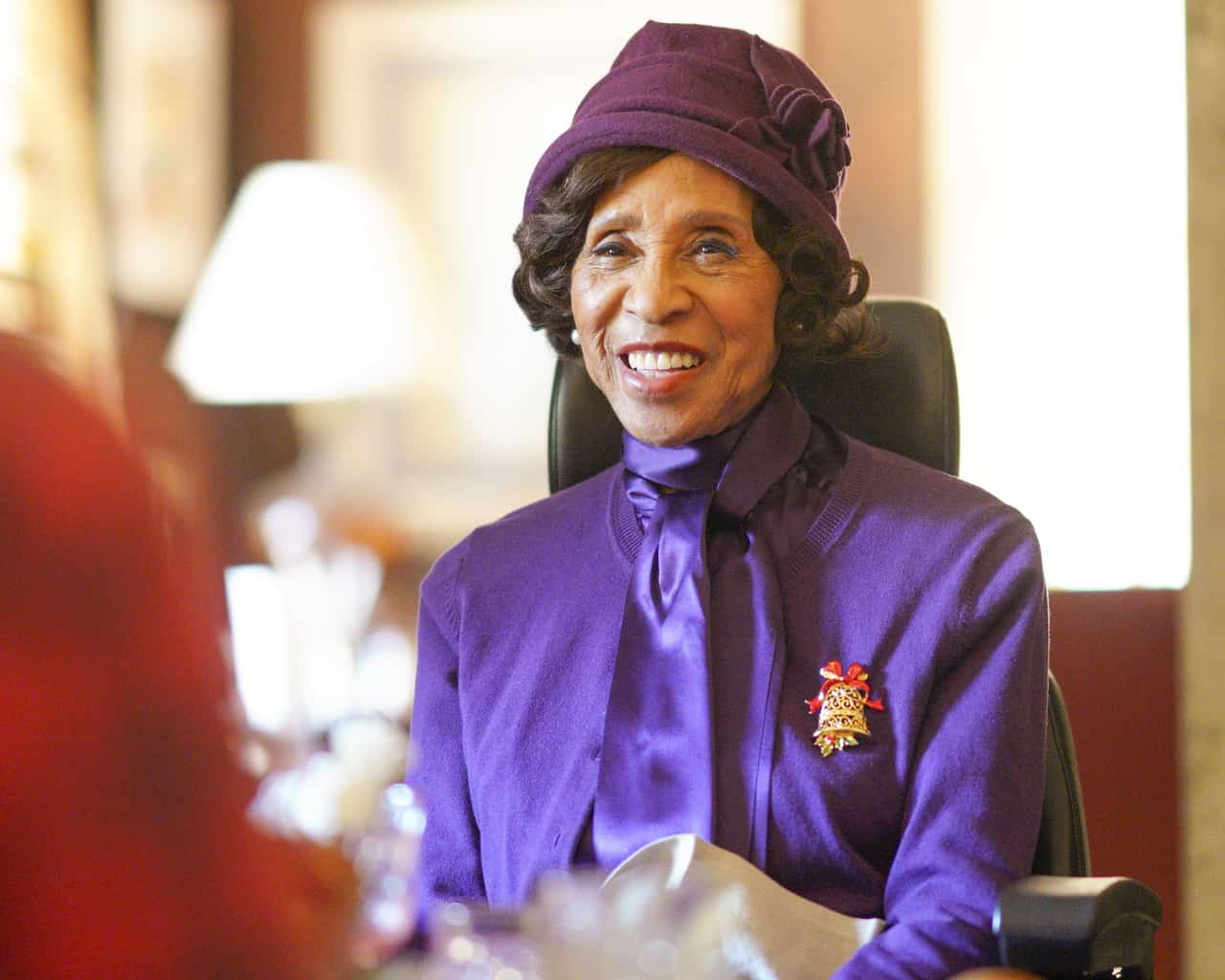 Bless This Mess Season 2 Episode 9 MARLA GIBBS | Tell-Tale TV Bless This Mess Season 2 Episode 9 MARLA GIBBS