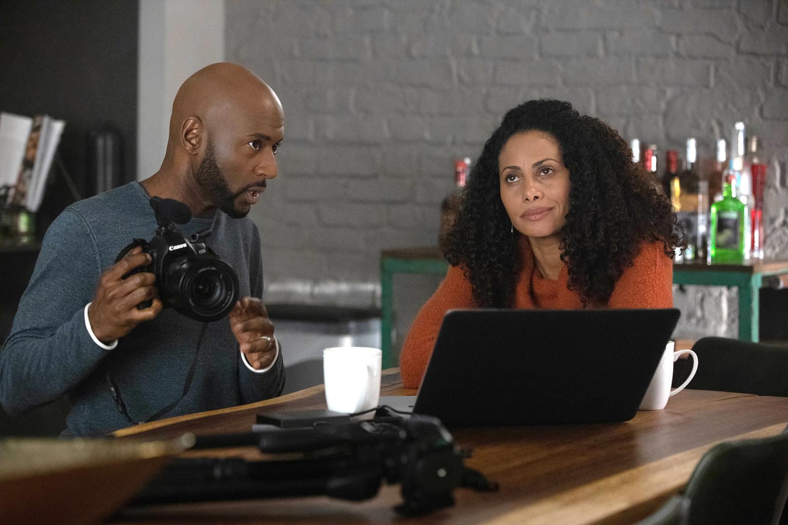 A Million Little Things Season 2 Episode 11, "We're The Howards"