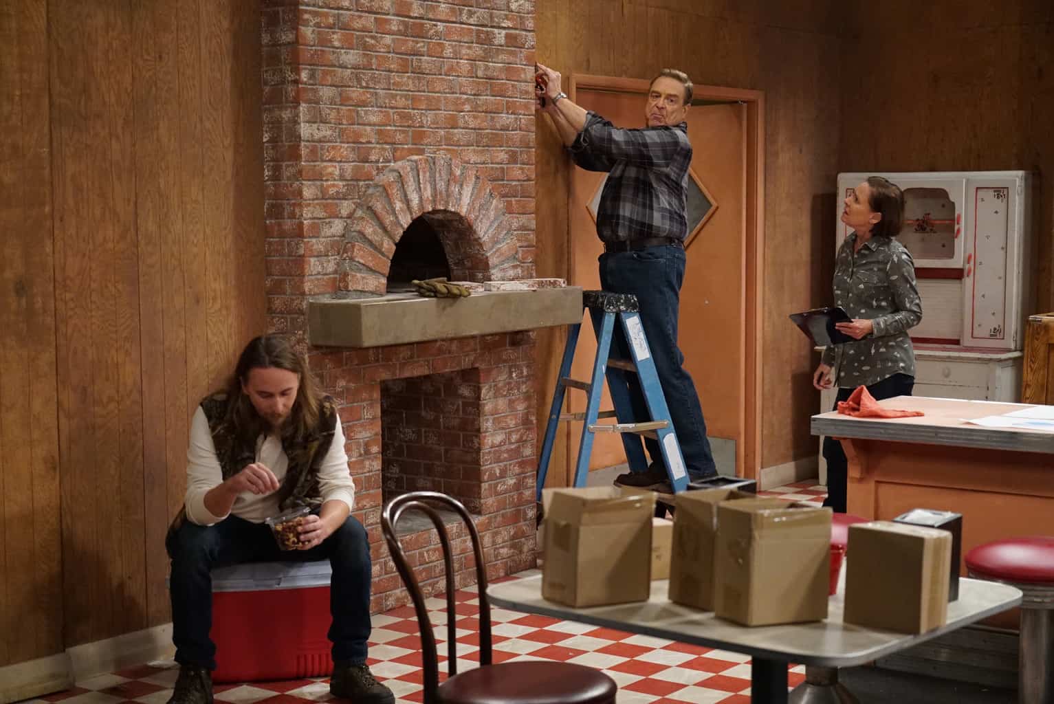 JOHN GOODMAN, LAURIE METCALF