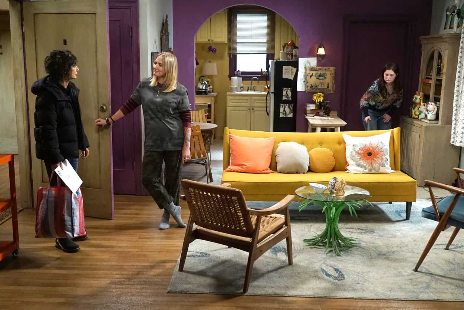 SARA GILBERT, ELIZA BENNETT, EMMA KENNEY