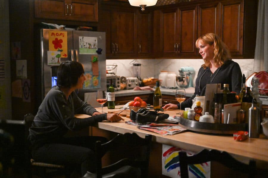 Good Girls - Season 3 Episode 1 - Find Your Beach