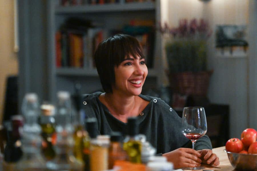 Good Girls - Season 3 Episode 1 - Find Your Beach