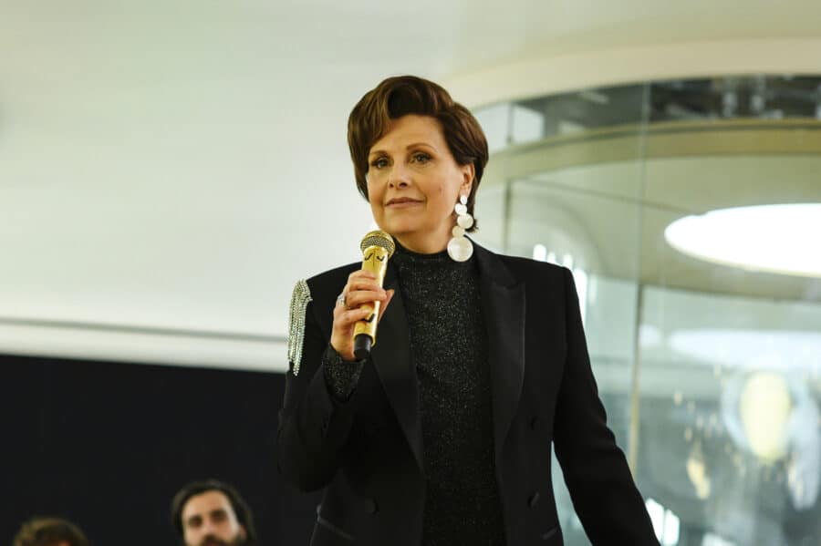 Avenue 5 Season 1 Episode 2 "And Then He's Gonna Shoot Off..."