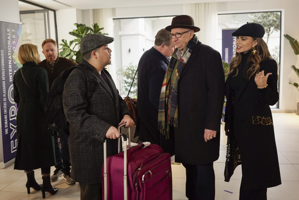 Modern Family Review Paris (Season 11 Ep 13) TellTale TV